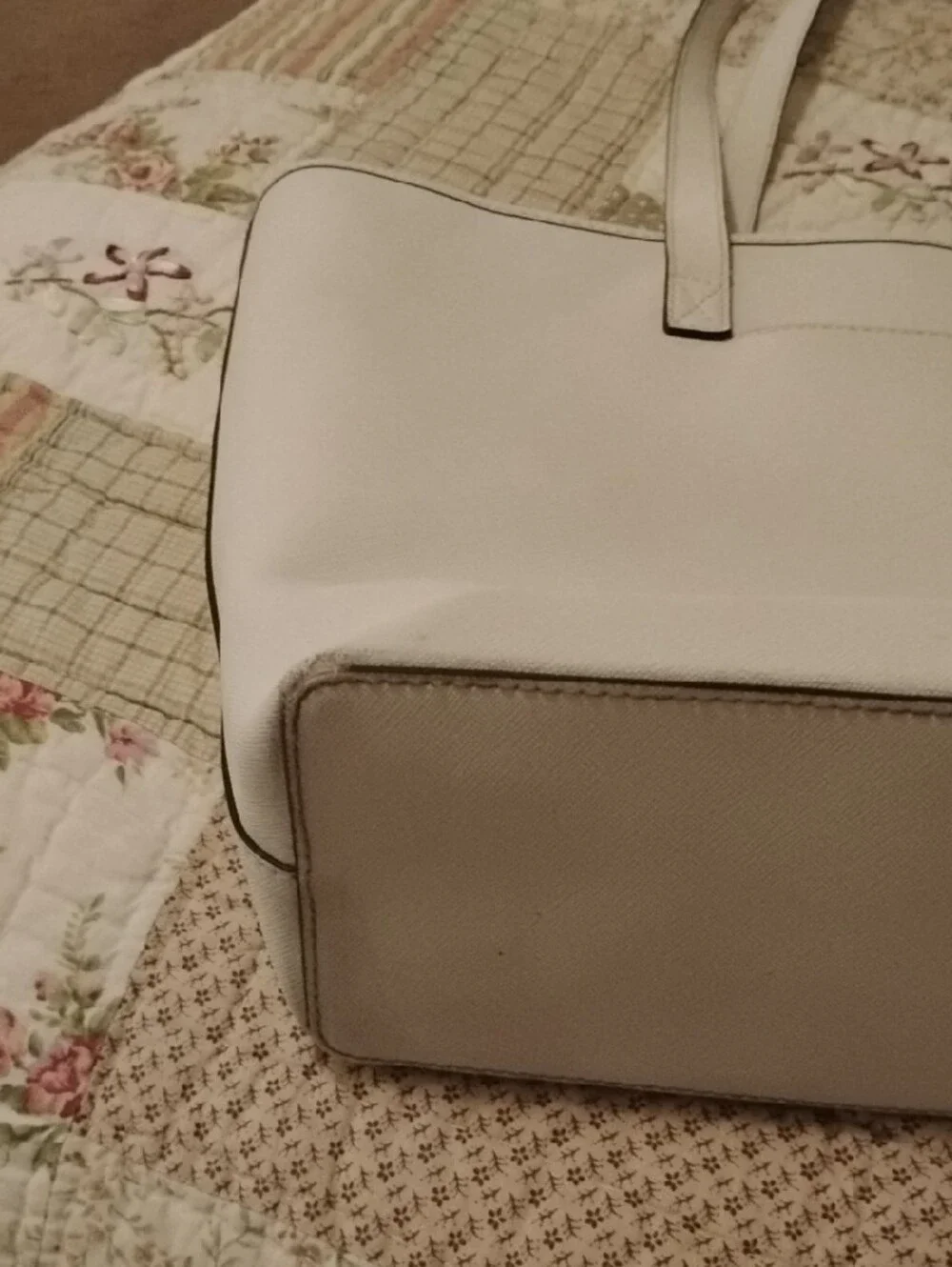 Michael Kors White Leather Shoulder Tote with MK Emblem